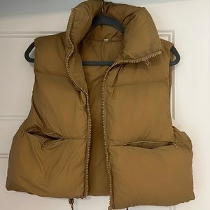 Cropped puffer vest